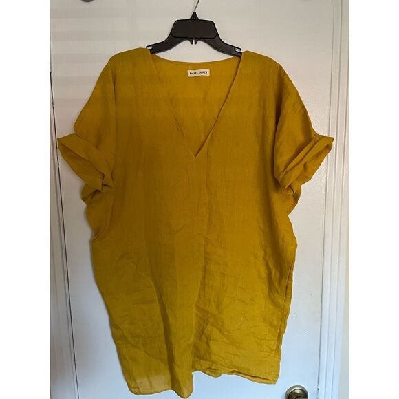 RACHEL CRAVEN
TEXTILES SHORT V NECK
CAFTAN - LINEN IN mustard - Picture 7 of 7